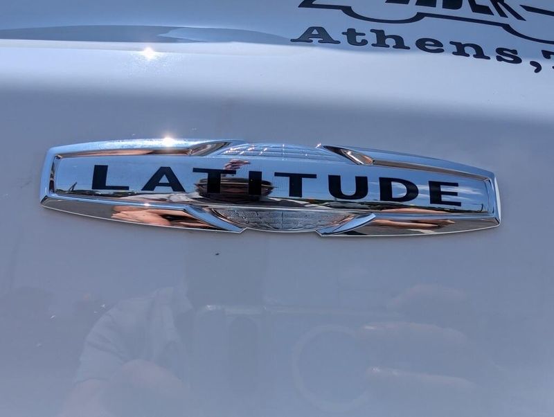 2025 Jeep Compass Latitude 4x4Image 16