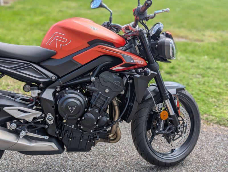 New 2025 Triumph Street Triple 765 R Image 6