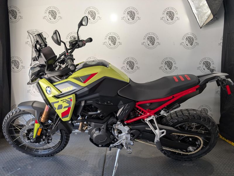 2025 BMW F900GS 