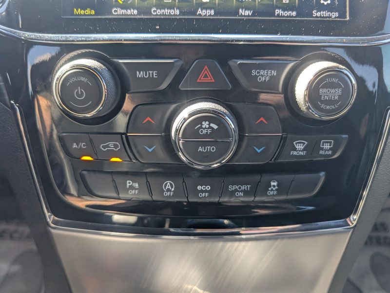 2021 Jeep Grand Cherokee Laredo X photo 16
