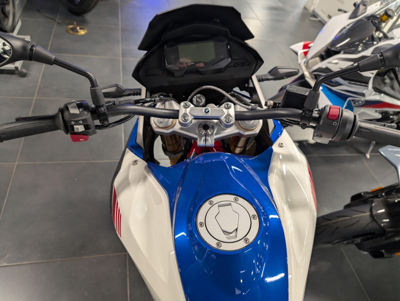 2025 BMW G 310 GSImage 3