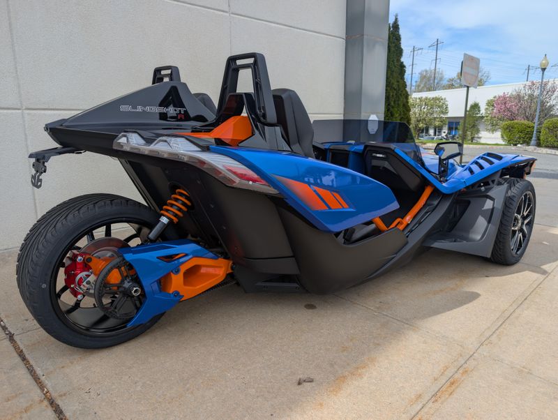 2024 Polaris SLINGSHOT R MANUALImage 3