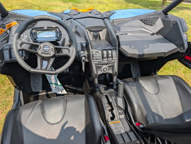 2025 Can-Am MAVERICK X3 DS TURBOImage 4