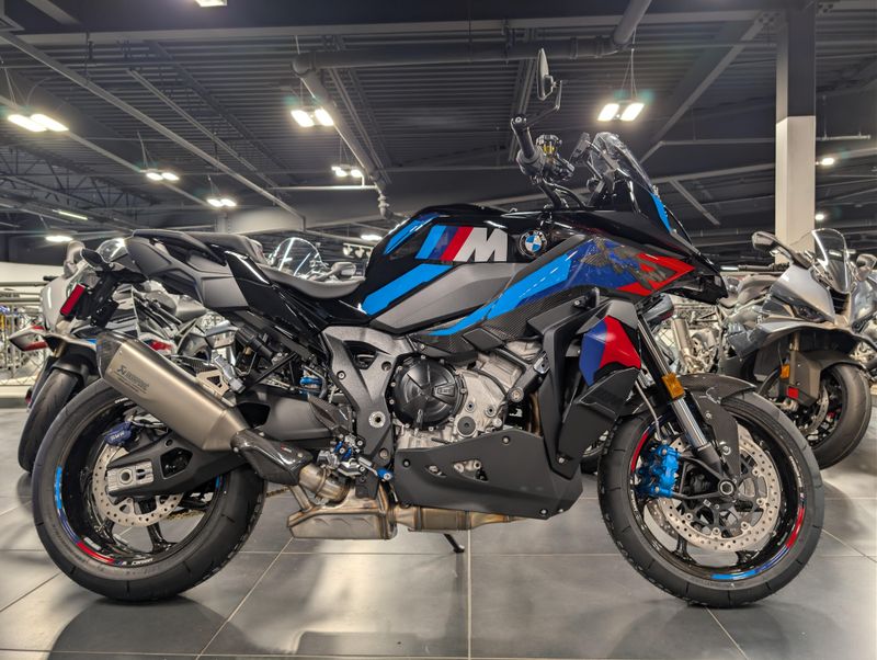 2026 BMW M 1000 XRImage 1