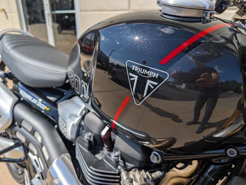 2025 Triumph SCRAMBLER 1200 XEImage 2