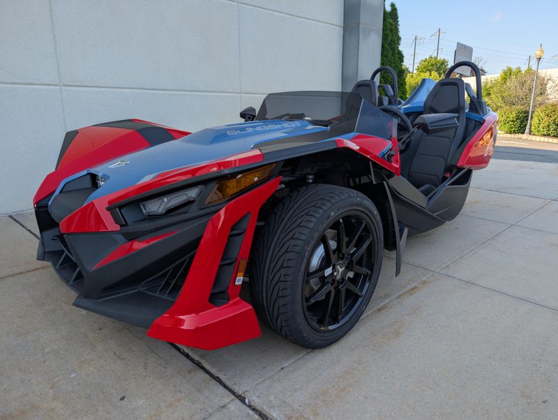 2025 Polaris SLINGSHOT SLR MANUALImage 2