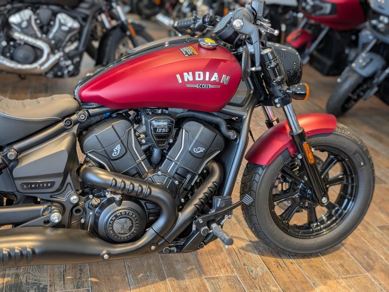 2025 Indian Motorcycle Scout Bobber Limited + Tech Sunset Red Smoke Image 3