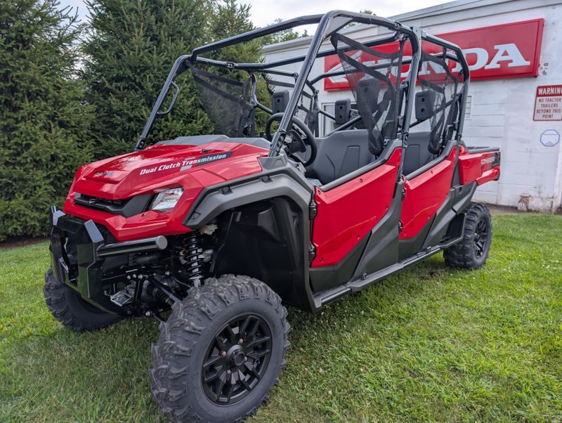 2025 Honda PIONEER 10006 DELUXE CREWImage 1
