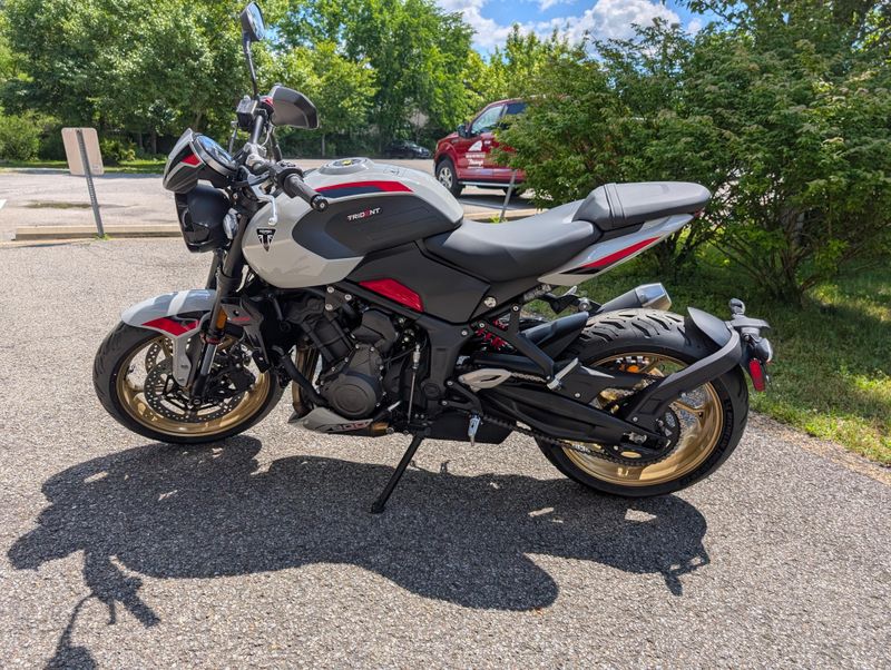New 2026 Triumph Trident 800 Image 1