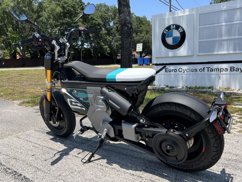 2025 BMW CE 02