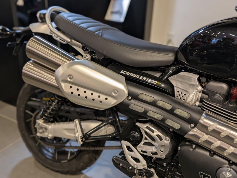 2023 Triumph Scrambler 1200 Custom in a Sapphire Black exterior color. Pitt Cycles (724) 779-1901 pixelmotiondemo.com 