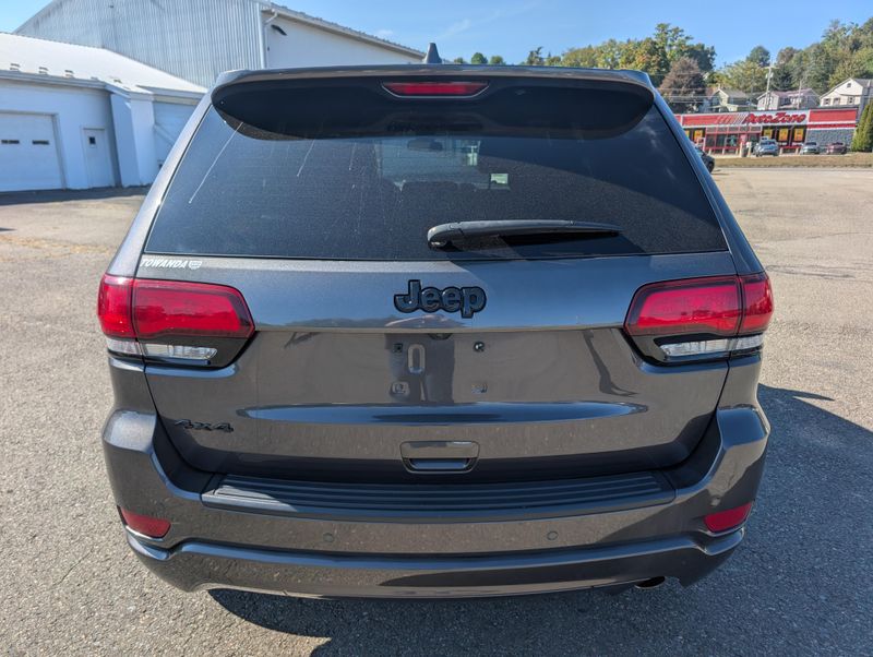 2021 Jeep Grand Cherokee Laredo X photo 5