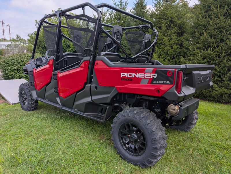 2025 Honda PIONEER 10006 DELUXE CREWImage 6