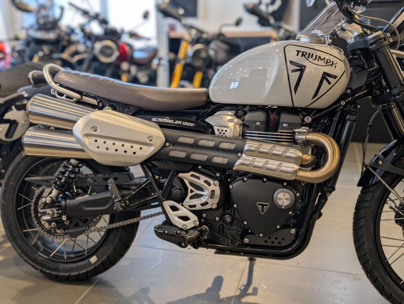 2024 Triumph Scrambler 1200Image 3