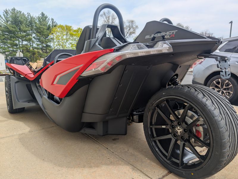 2024 Polaris SLINGSHOT SLR MANUALImage 5