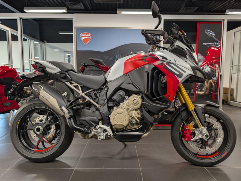 2025 Ducati MULTISTRADA V4 RSImage 1