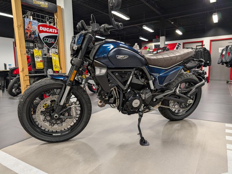 2025 Ducati SCRAMBLER NIGHTSHIFTImage 2