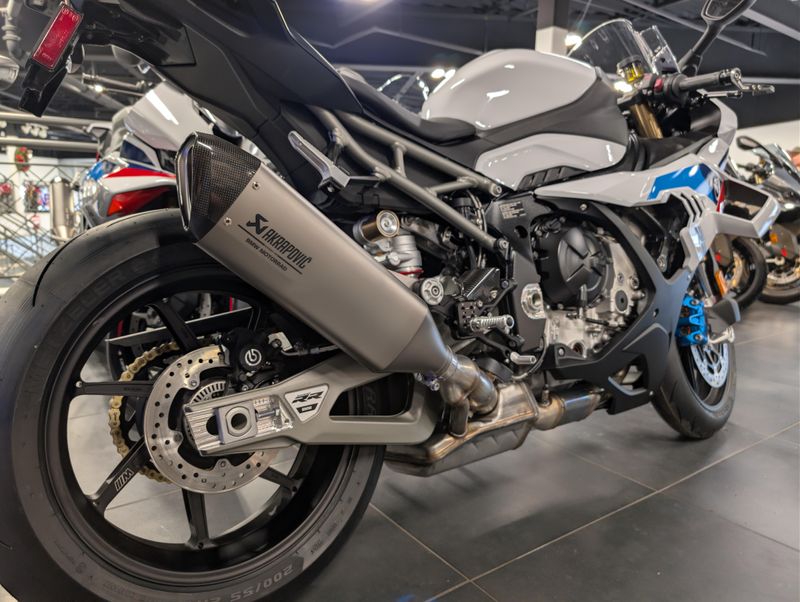 2026 BMW S 1000 RRImage 4