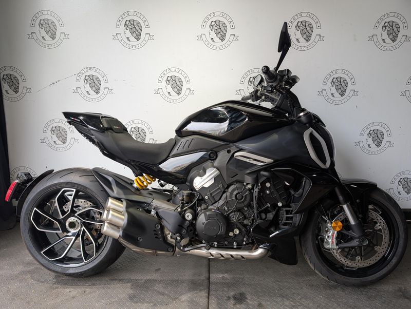 New 2024 Ducati DIAVEL V4 
