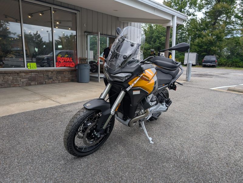 2025 Moto Guzzi Stelvio Base  Yellow SavanaImage 4
