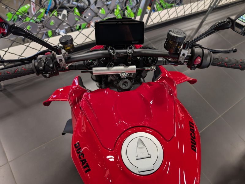 2026 Ducati STREETFIGHTER V4Image 3