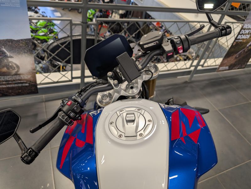 2026 BMW F 900 RImage 3