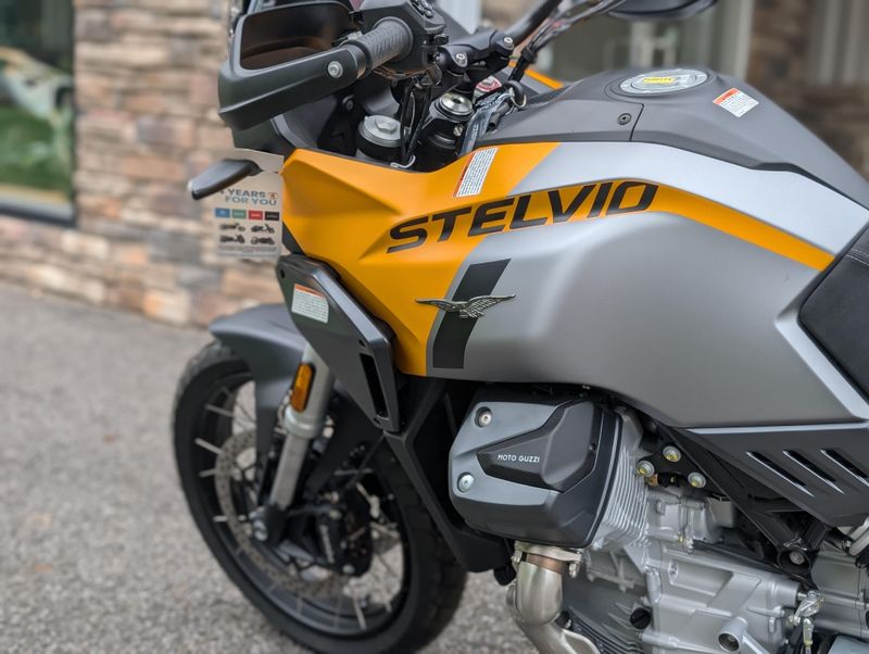2025 Moto Guzzi Stelvio Base  Yellow SavanaImage 6