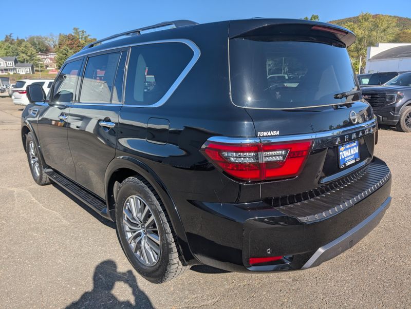 2023 Nissan Armada SL photo 3