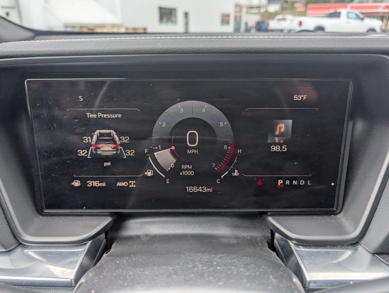 Used 2025 GMC Terrain Elevation