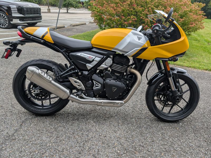 New 2026 Triumph Thruxton 400 Image 5
