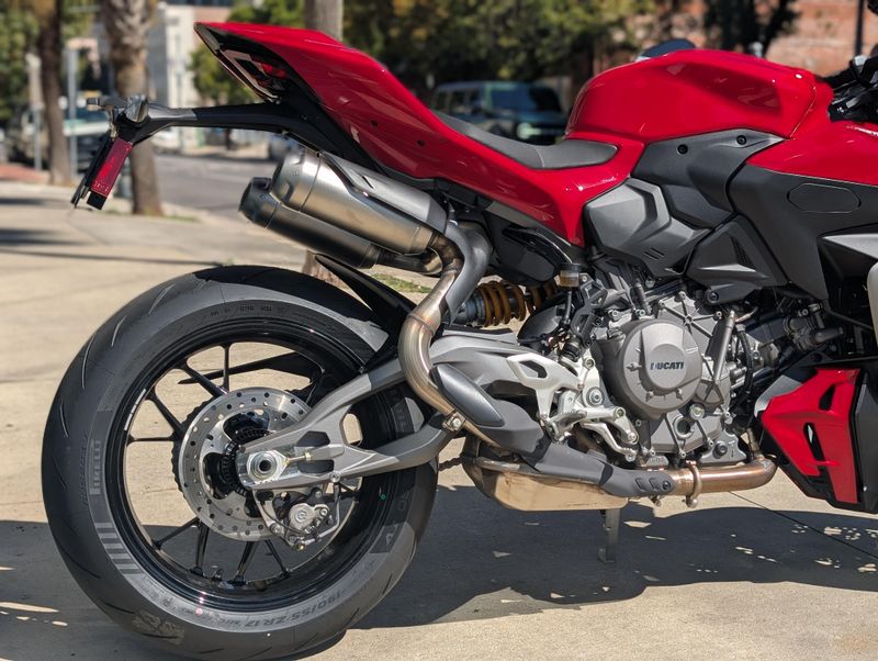 New 2026 Ducati STREETFIGHTER V2S 