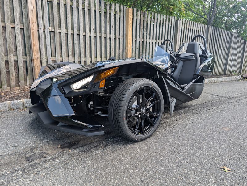 2024 Polaris SLINGSHOT S TECH AUTODRIVEImage 1