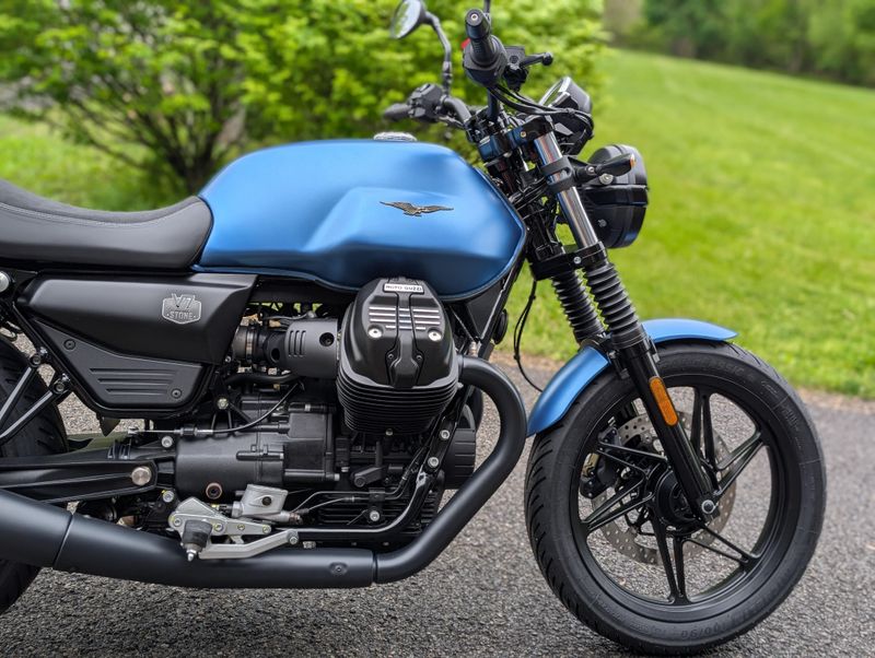 New 2026 Moto Guzzi V7 Stone Image 2