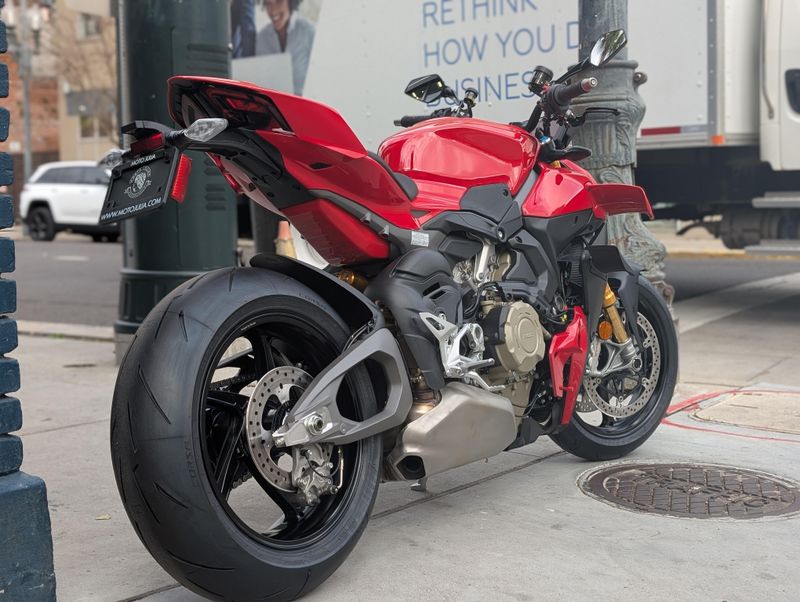 New 2026 Ducati STREETFIGHTER V4S 