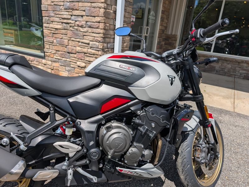 New 2026 Triumph Trident 800 Image 6