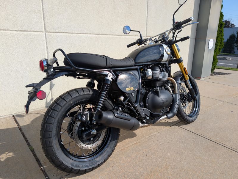 2025 Royal Enfield Bear 650Image 3