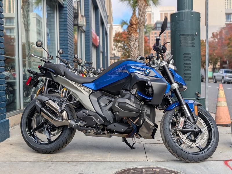 New 2026 BMW R1300R 