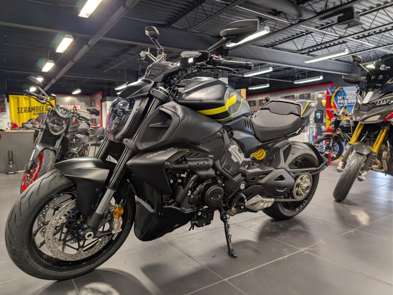 2026 Ducati DIAVEL V4Image 4