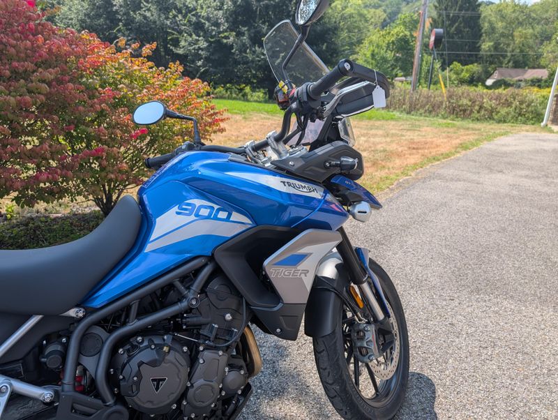 2023 Triumph Tiger 900 in a CASPER BLUE exterior color. Pitt Cycles (724) 779-1901 pixelmotiondemo.com 