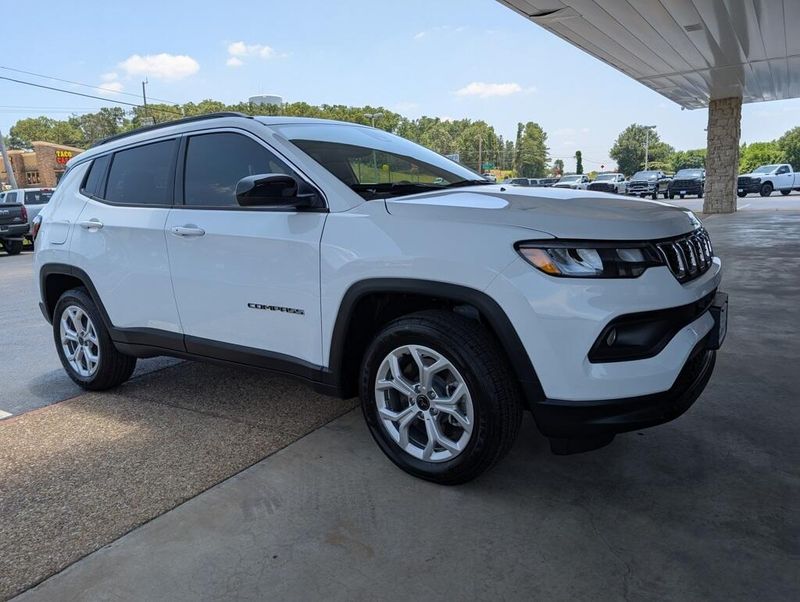 2025 Jeep Compass Latitude 4x4Image 2