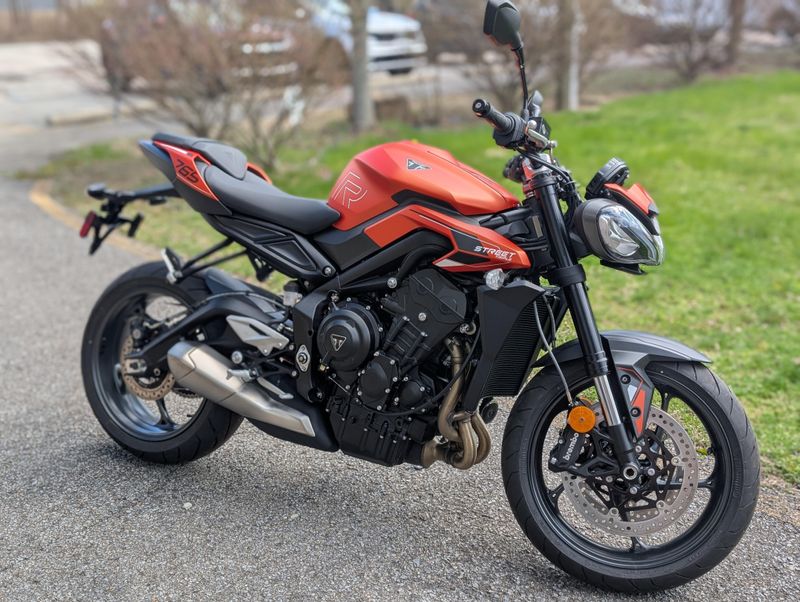 New 2025 Triumph Street Triple 765 R Image 1