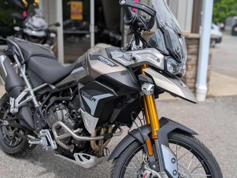 2023 Triumph Tiger 900 in a SANDSTONE exterior color. Pitt Cycles (724) 779-1901 pixelmotiondemo.com 