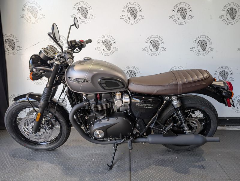2025 Triumph BONNEVILLE T120 BLACK 