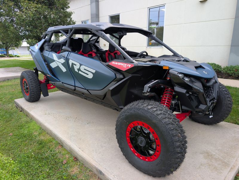 2025 Can-Am Maverick R MAX X rsImage 1