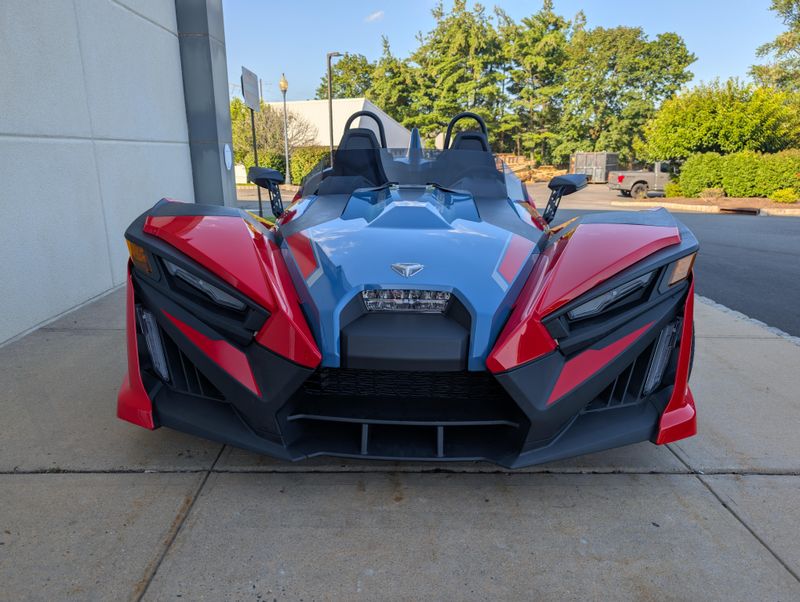 2025 Polaris SLINGSHOT SLR MANUALImage 3