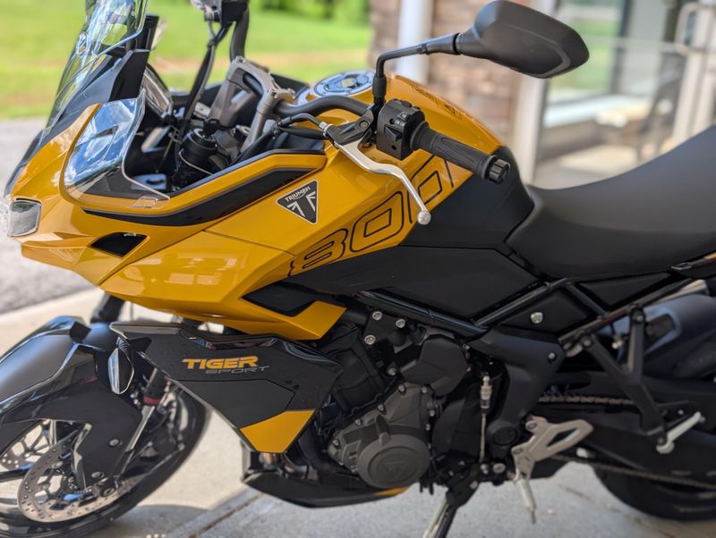 New 2026 Triumph Tiger Sport 800 Image 3