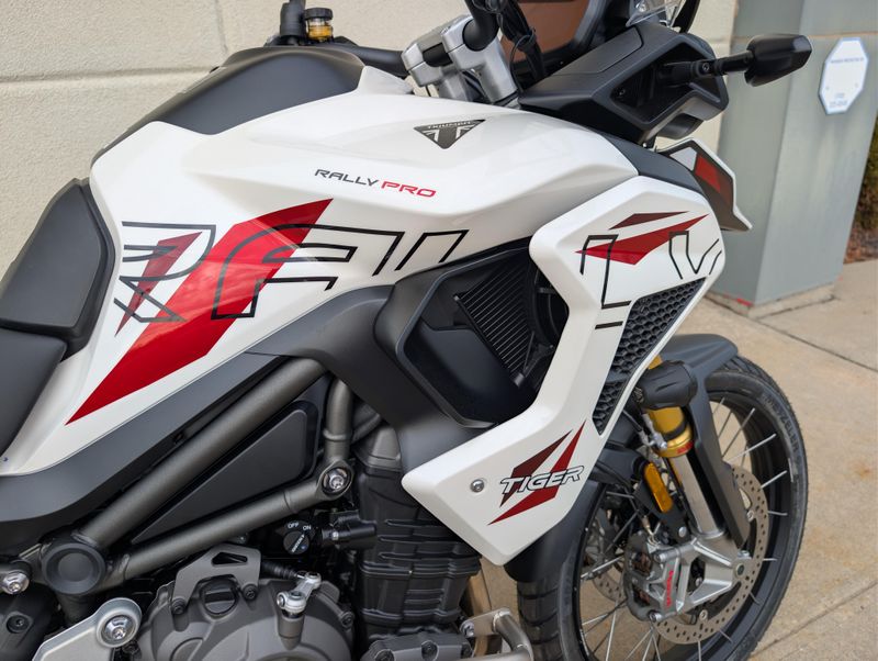 2026 Triumph TIGER 1200 DESERT EDImage 9