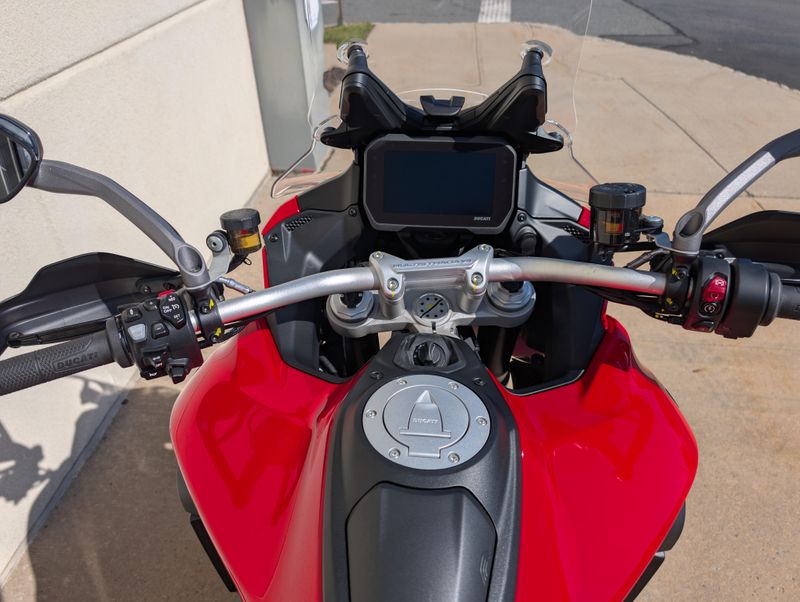 2025 Ducati MULTISTRADA V4 SImage 2