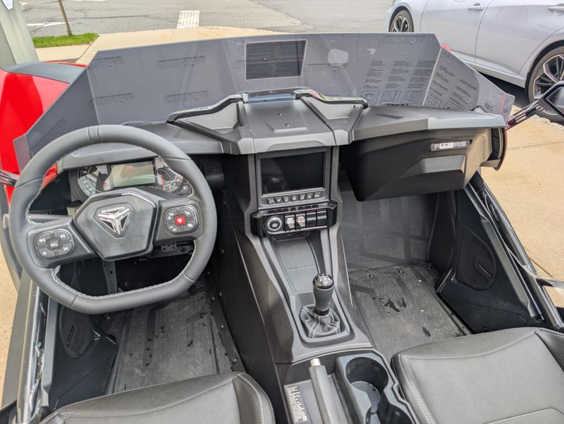 2024 Polaris SLINGSHOT SLR MANUALImage 7