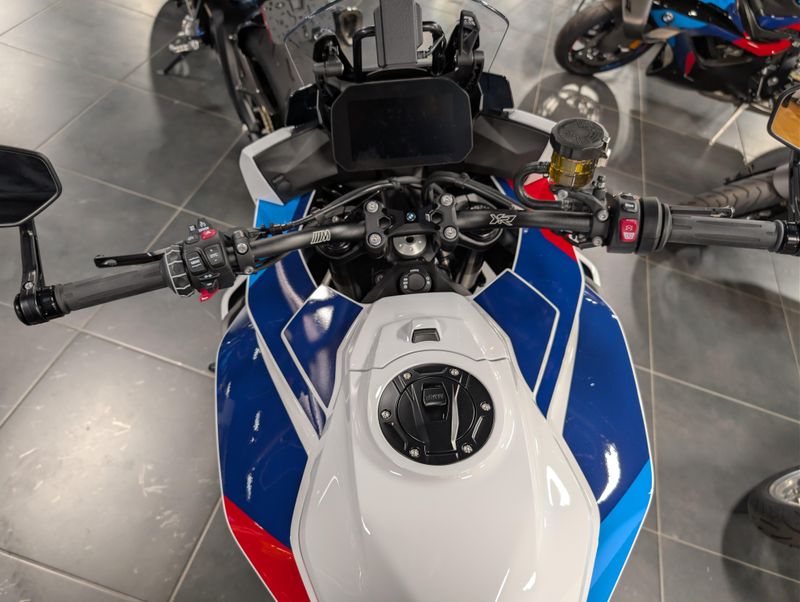 2026 BMW M 1000 XRImage 3